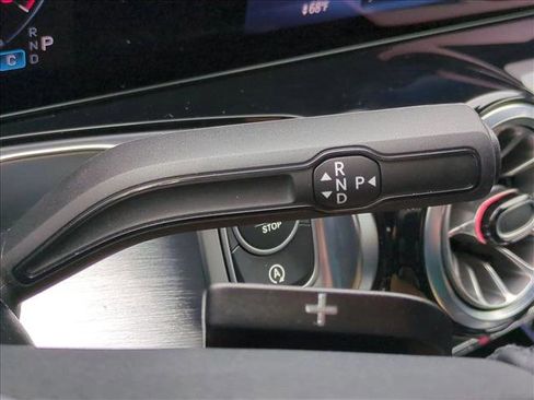 Certified 2025 Mercedes-Benz GLB 250 4MATIC image 13