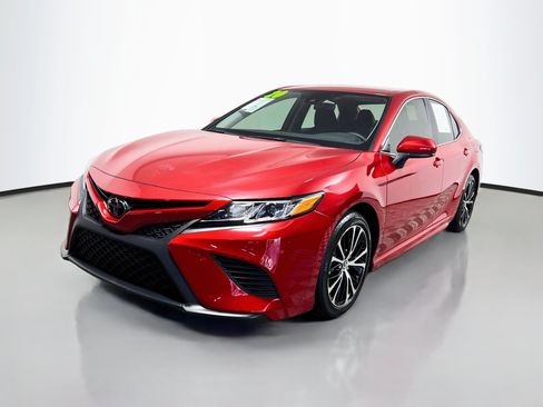 Used 2020 Toyota Camry SE FWD image 10