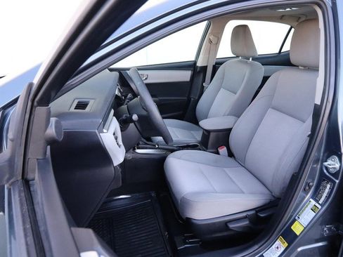Used 2015 Toyota Corolla LE image 9