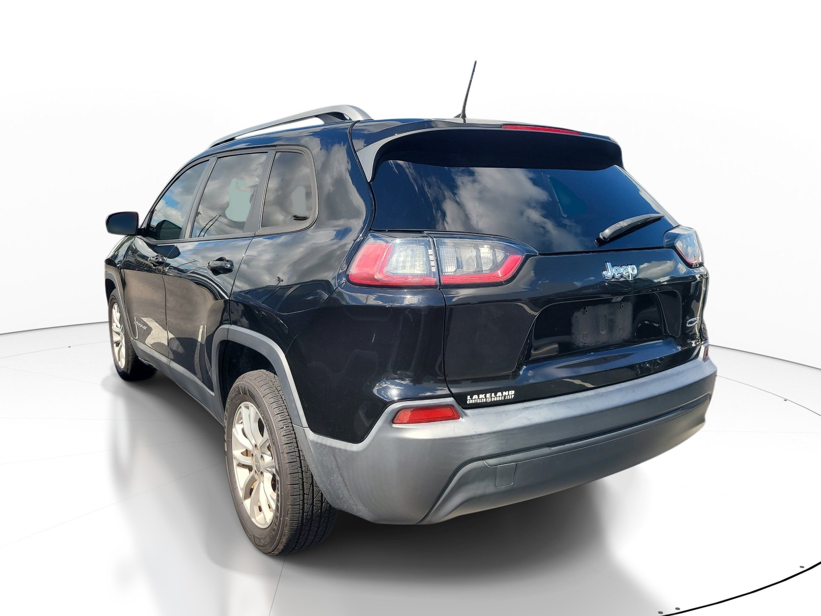 Used 2020 Jeep Cherokee Latitude FWD image 6