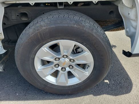 Used 2025 Chevrolet Silverado 1500 LT RWD image 33
