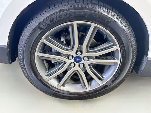 Used 2019 Ford Edge Titanium FWD image 40