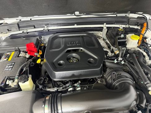 Used 2024 Jeep Wrangler High Altitude AWD/4WD image 40