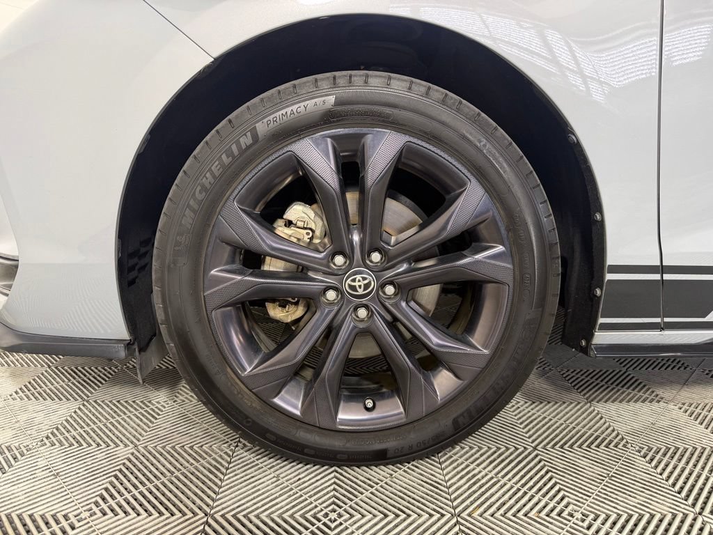 Used 2024 Toyota Sienna XSE FWD image 11