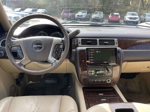 Used 2013 GMC Yukon XL Denali image 12