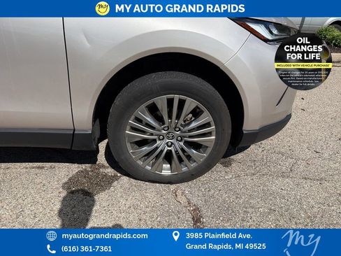 Used 2021 Toyota Venza Limited w/ Advanced Technology Package AWD/4WD image 32