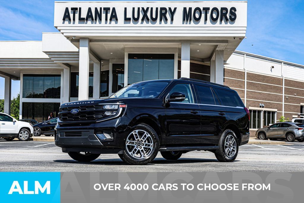Used 2025 Ford Expedition Active AWD/4WD image 2