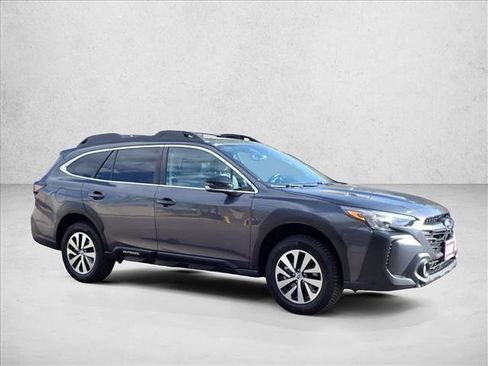Used 2023 Subaru Outback Premium AWD/4WD image 6