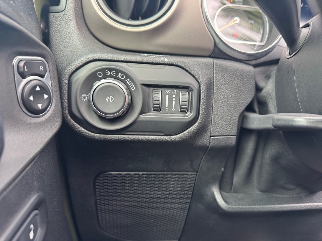 Used 2021 Jeep Wrangler Unlimited Sport w/ Sun And Sound Package AWD/4WD image 28