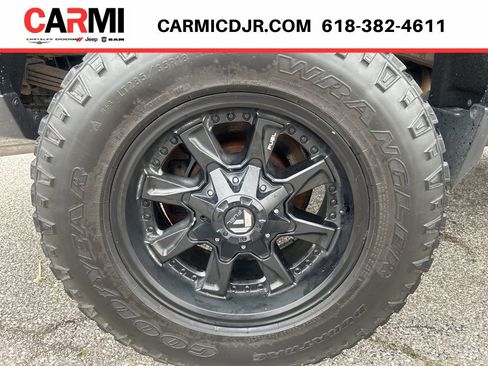 Used 2016 Chevrolet Silverado 2500 LT w/ Midnight Edition AWD/4WD image 7