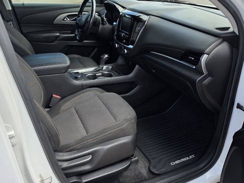 Used 2019 Chevrolet Traverse LT FWD image 7