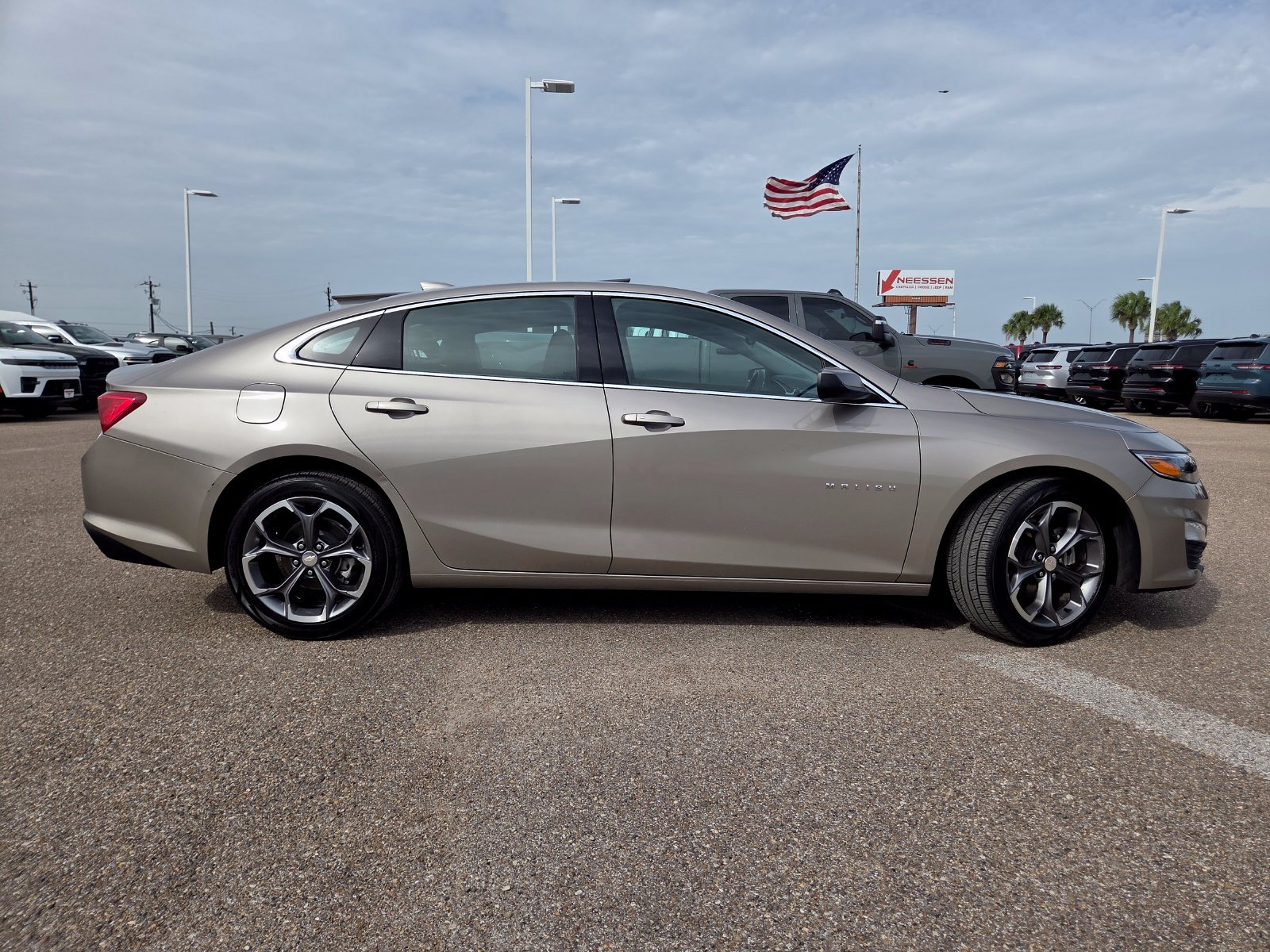 Used 2024 Chevrolet Malibu LT FWD image 8