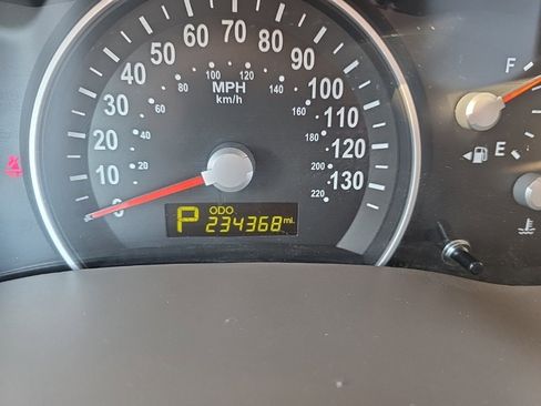 Used 2014 Kia Sedona LX image 10