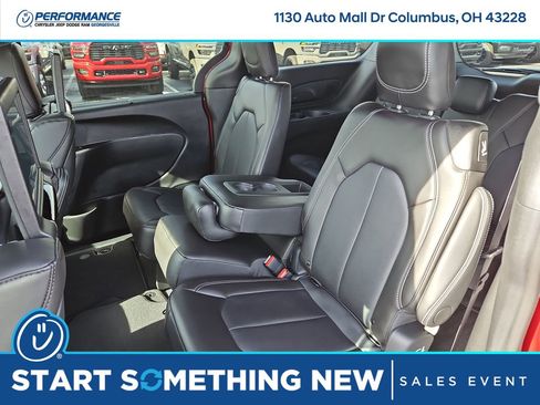 New 2026 Chrysler Pacifica Select image 17