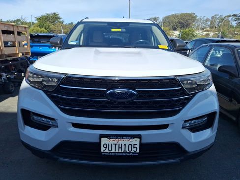 Used 2020 Ford Explorer XLT w/ Equipment Group 202A image 2
