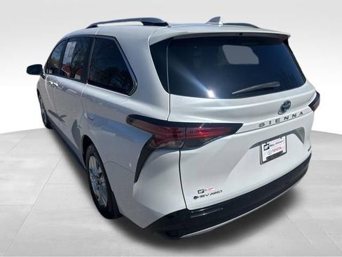 Used 2025 Toyota Sienna Limited AWD/4WD image 3