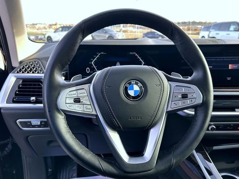 Used 2023 BMW X7 xDrive40i w/ Executive Package image 11