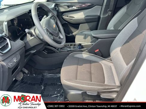 Certified 2024 Chevrolet TrailBlazer LT w/ Driver Confidence Package AWD/4WD image 17