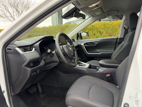 Certified 2025 Toyota RAV4 LE image 9