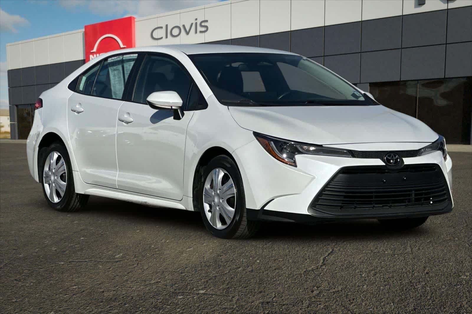 Used 2025 Toyota Corolla LE FWD image 15