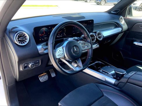Used 2023 Mercedes-Benz GLB 35 AMG 4MATIC image 18