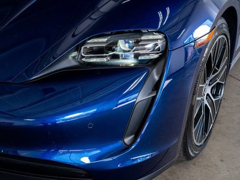 Used 2021 Porsche Taycan image 13