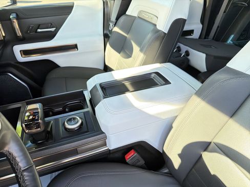Used 2024 GMC Hummer EV 2X w/ LPO, Illumination Package image 17