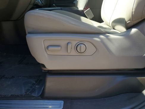 Certified 2022 GMC Sierra 1500 SLT w/ SLT Convenience Package image 21