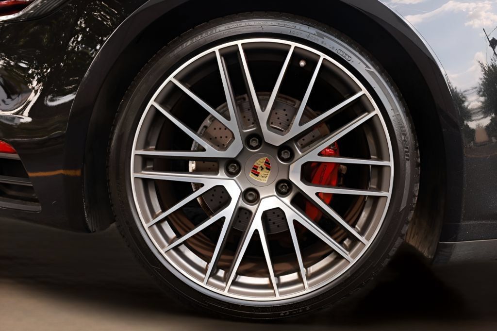 Used 2021 Porsche 911 Carrera RWD image 54