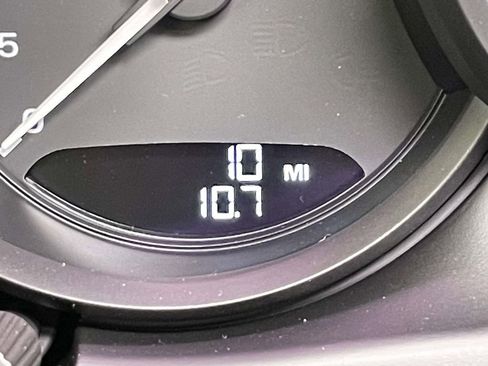 New 2026 Porsche Macan image 47