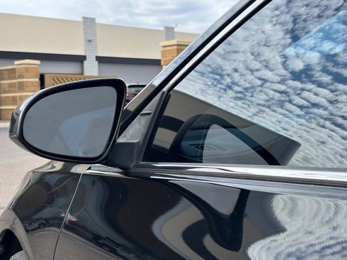 Used 2017 Toyota Camry SE w/ Moonroof Package FWD image 7