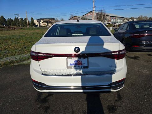 New 2026 Volkswagen Jetta SEL image 4