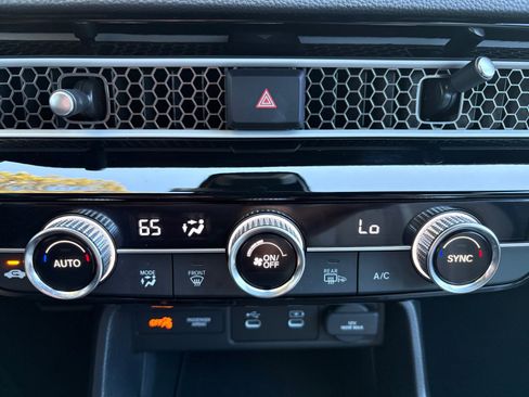 Used 2025 Honda Civic Sport image 17