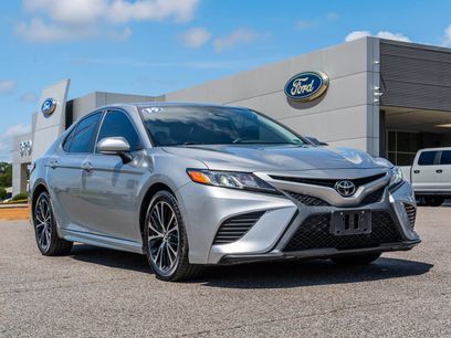 Used 2019 Toyota Camry SE w/ Convenience Package