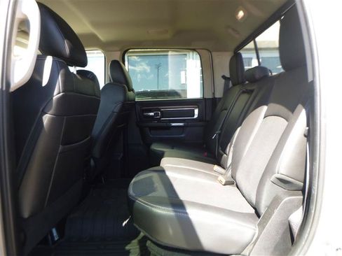 Used 2015 RAM 3500 Laramie w/ Convenience Group AWD/4WD image 7