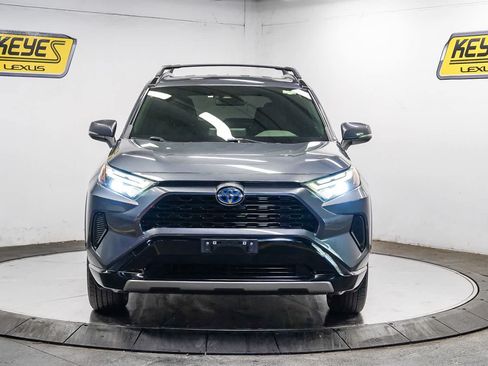 Used 2022 Toyota RAV4 SE w/ SE Grade Weather Package AWD/4WD image 6