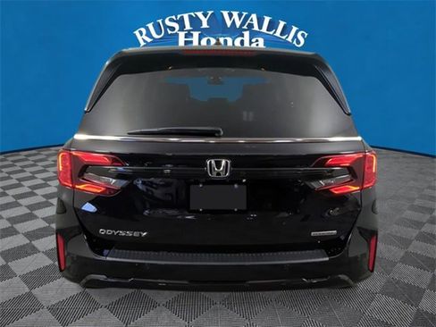 New 2026 Honda Odyssey Touring image 4