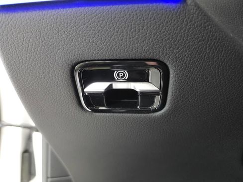 Used 2023 Mercedes-Benz S 580 4MATIC Sedan w/ AMG Line image 10