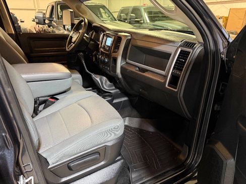 Used 2013 RAM 2500 Tradesman w/ Chrome Appearance Group image 13