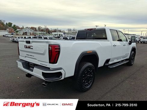New 2026 GMC Sierra 3500 Denali w/ Denali Reserve Package AWD/4WD image 4