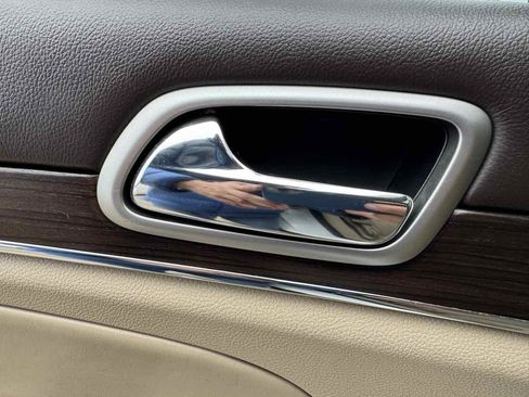 Used 2018 Jeep Grand Cherokee Overland image 44