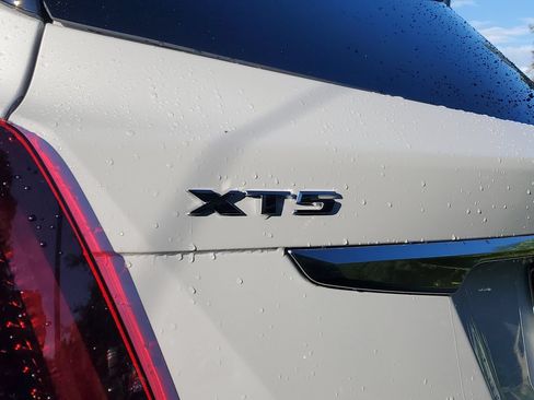 Used 2023 Cadillac XT5 Luxury FWD image 7