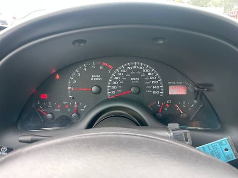 Used 2002 Chevrolet Camaro Z28 w/ SS Performance/Appearance Pkg RWD image 9