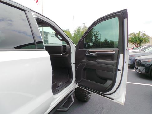 Used 2024 GMC Sierra 1500 Elevation w/ Elevation Premium Package AWD/4WD image 46