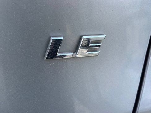Used 2023 Toyota RAV4 LE FWD image 6