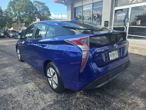 Used 2016 Toyota Prius Four Touring FWD image 5