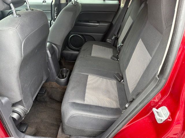 Used 2019 Jeep Cherokee Latitude Plus FWD image 21