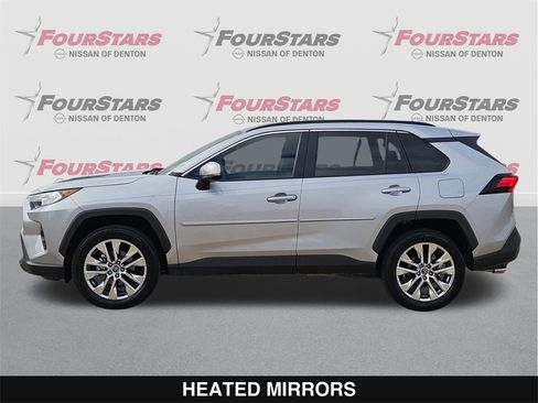 Used 2020 Toyota RAV4 XLE Premium image 8