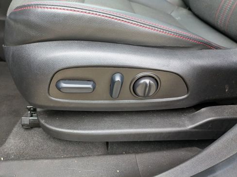 Used 2022 Chevrolet Equinox RS image 8