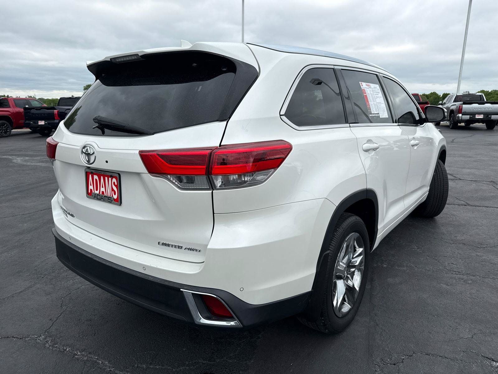 Used 2019 Toyota Highlander Limited Platinum AWD/4WD image 8